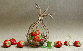 Strawberry Basket wallpaper