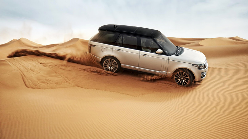 Range Rover in the Desert wallpaper