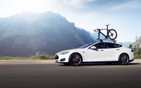 White Tesla Model S Dual Motor wallpaper
