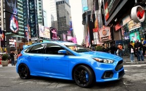 Blue Ford Focus RS 2015 