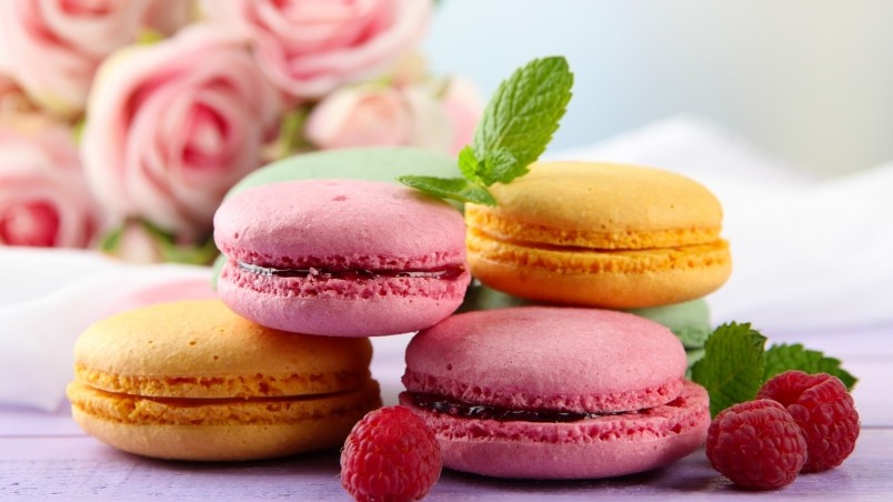 Tasty Macaroons wallpaper