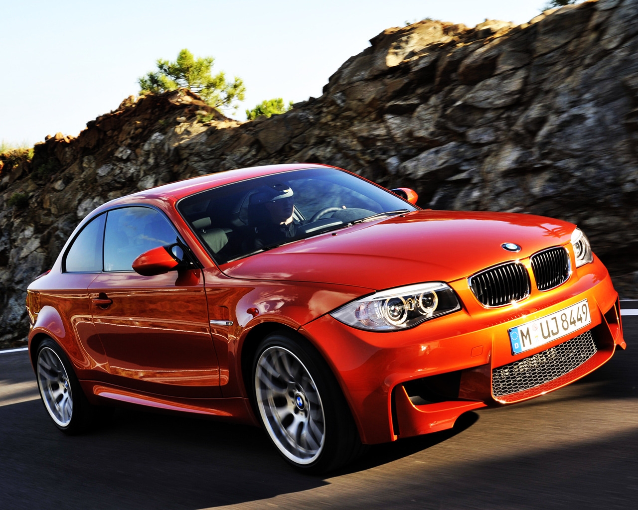 2011 BMW 1 Series M for 1280 x 1024 resolution