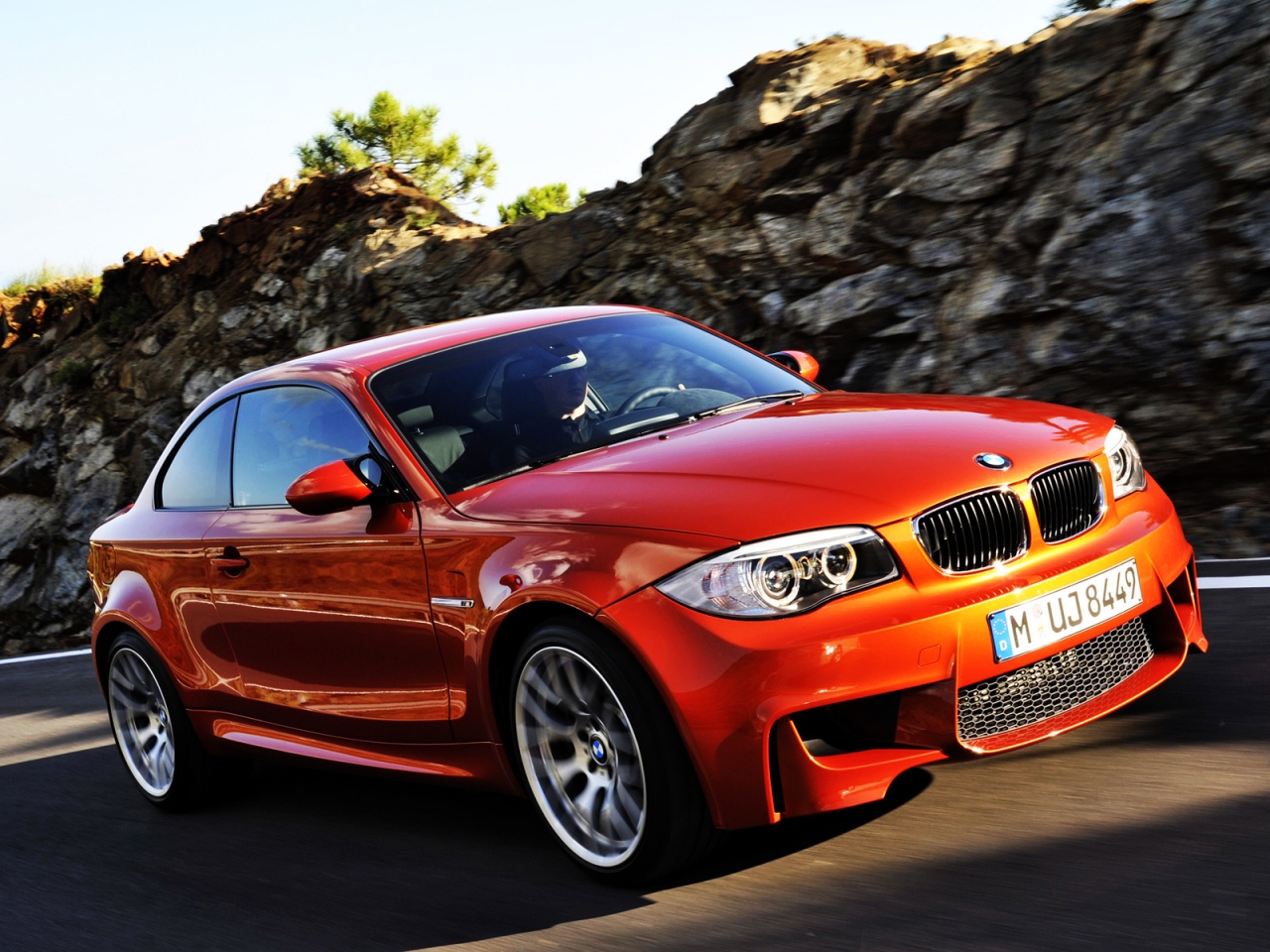 2011 BMW 1 Series M for 1280 x 960 resolution