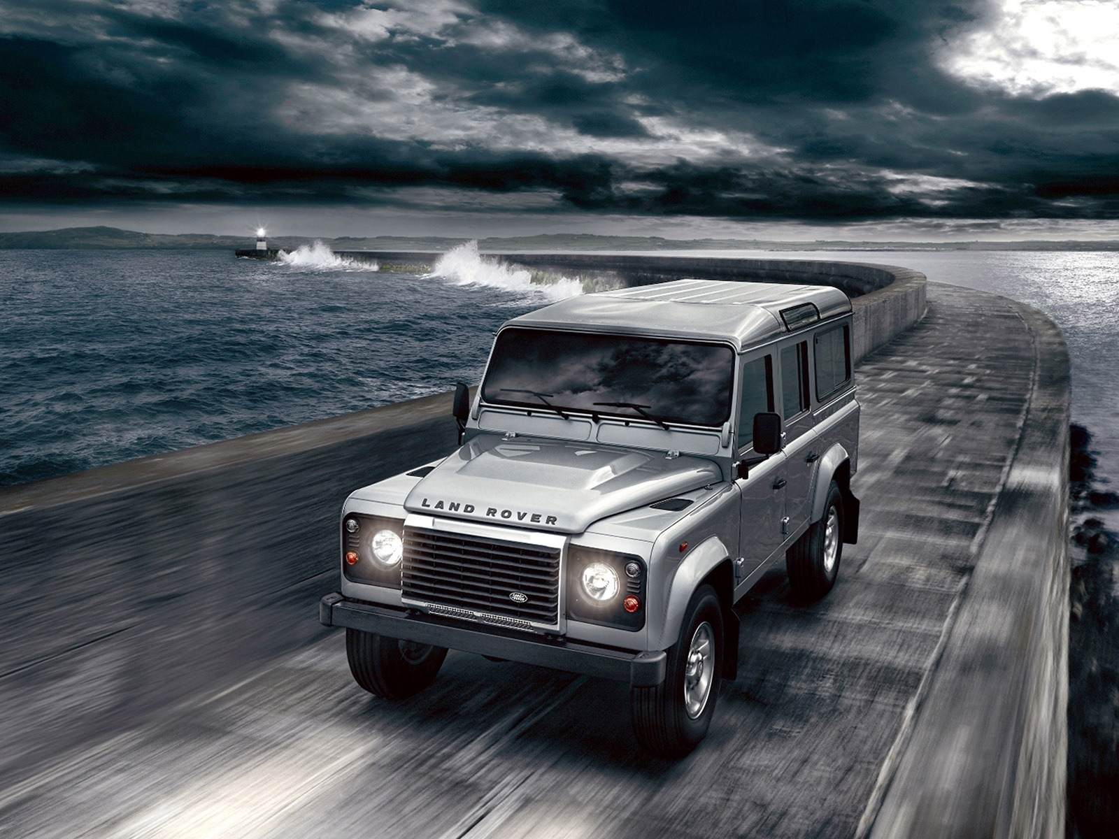 2012 Land Rover Defender for 1600 x 1200 resolution