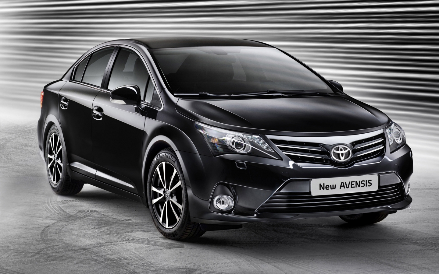 2012 Toyota Avensis for 1440 x 900 widescreen resolution