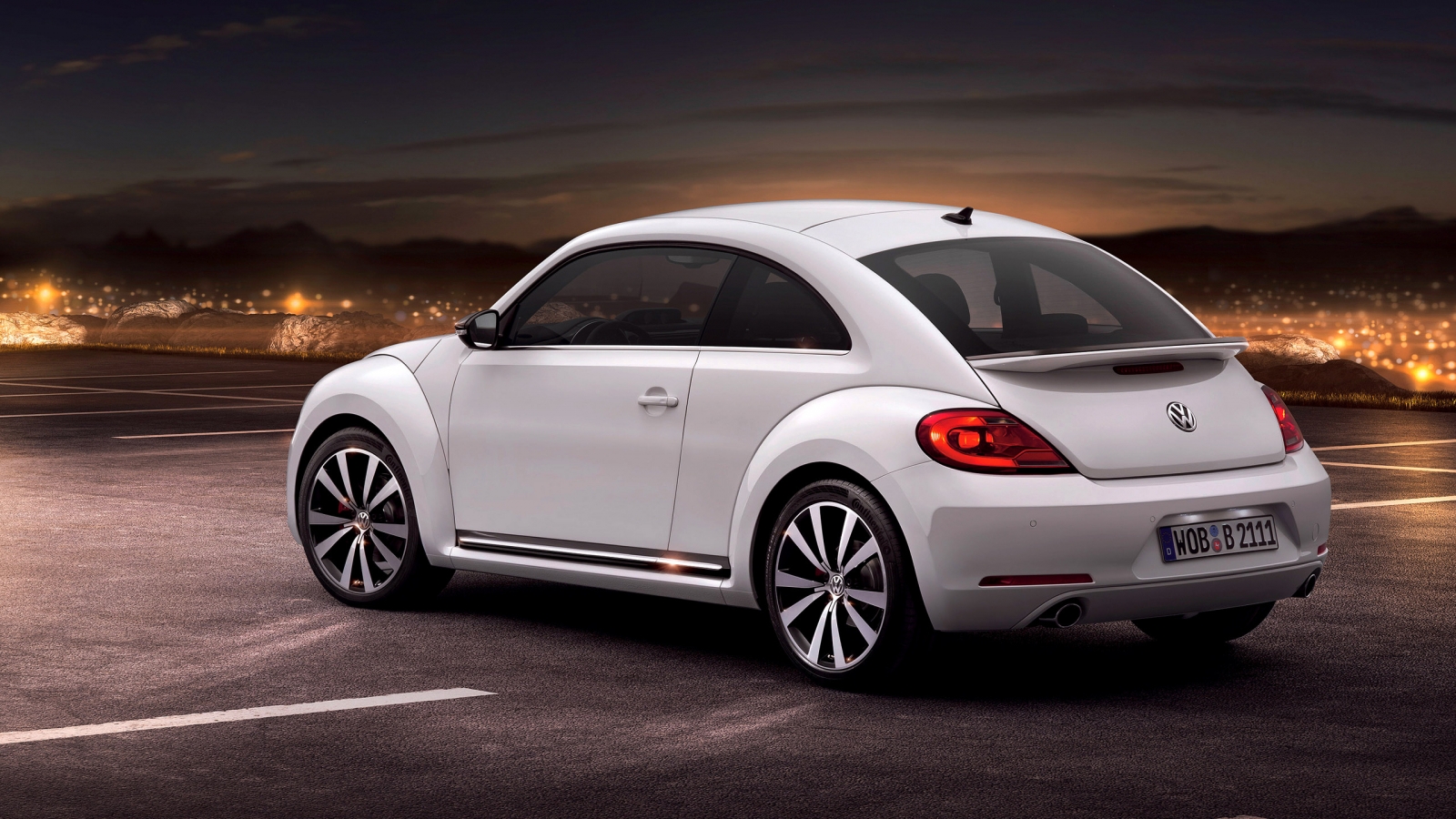 2012 VW Beetle for 1600 x 900 HDTV resolution