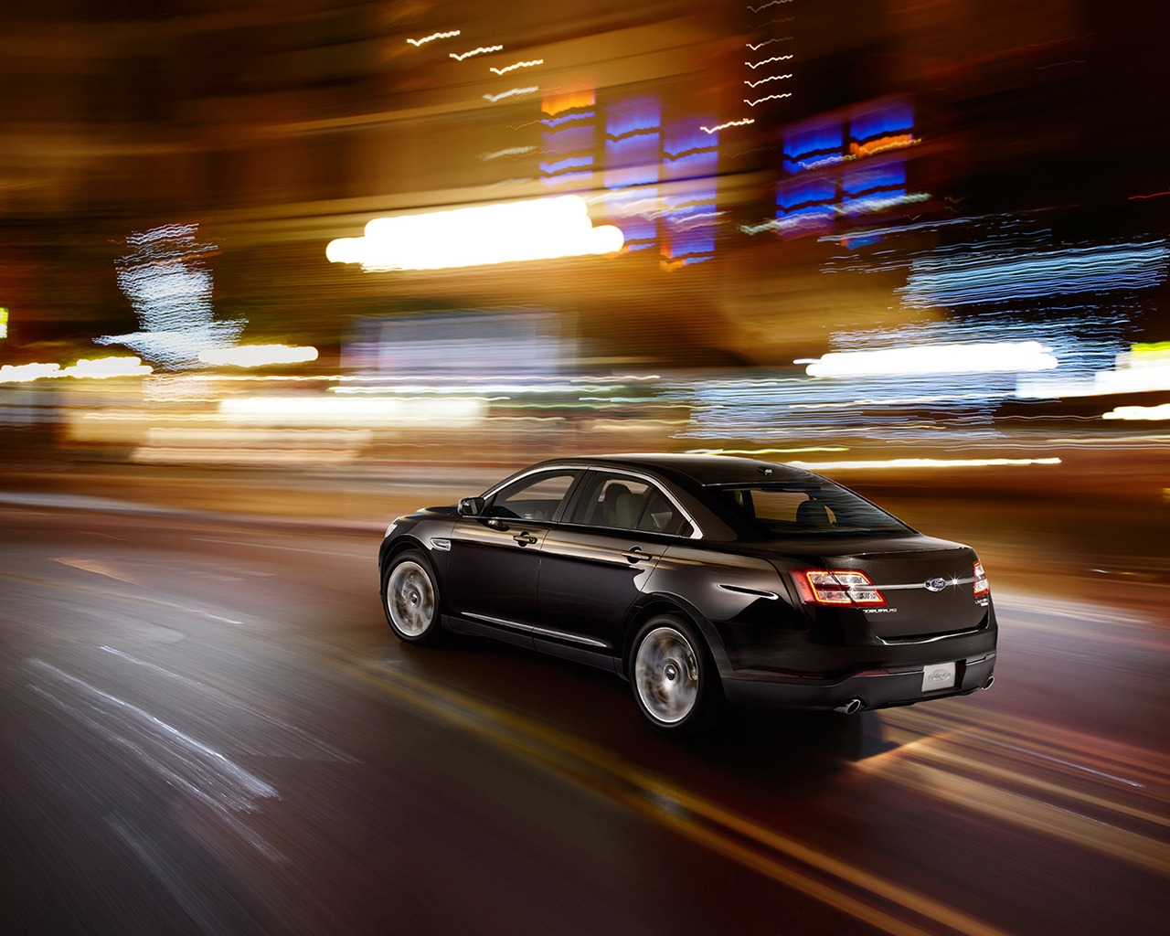 2013 Ford Taurus for 1280 x 1024 resolution