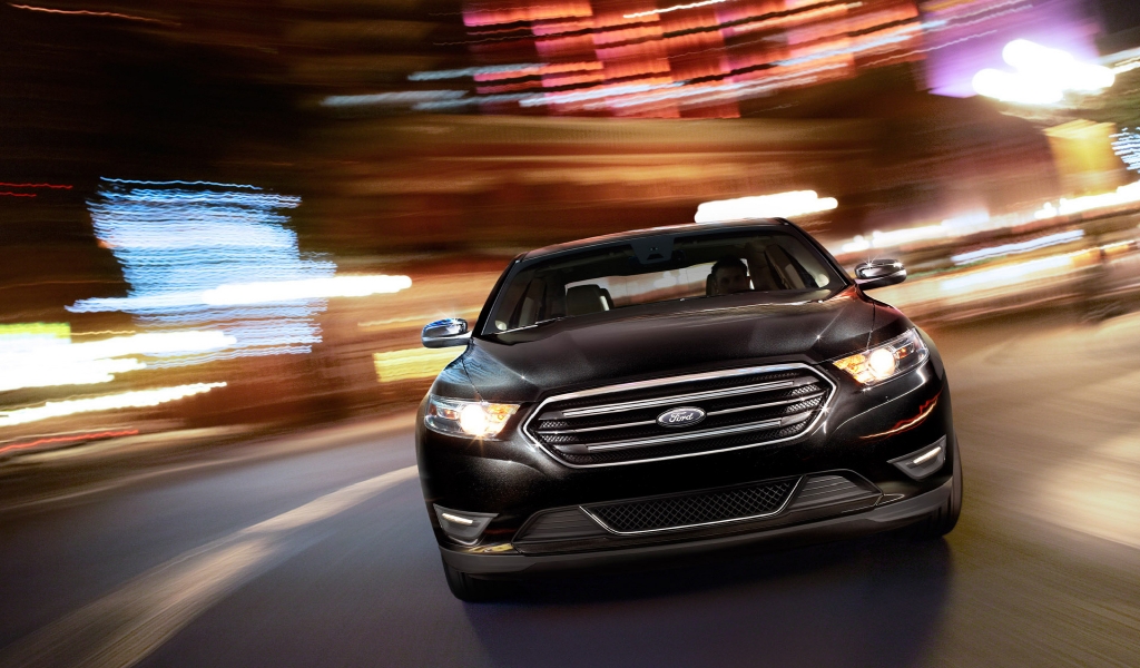 2013 Ford Taurus Limited for 1024 x 600 widescreen resolution