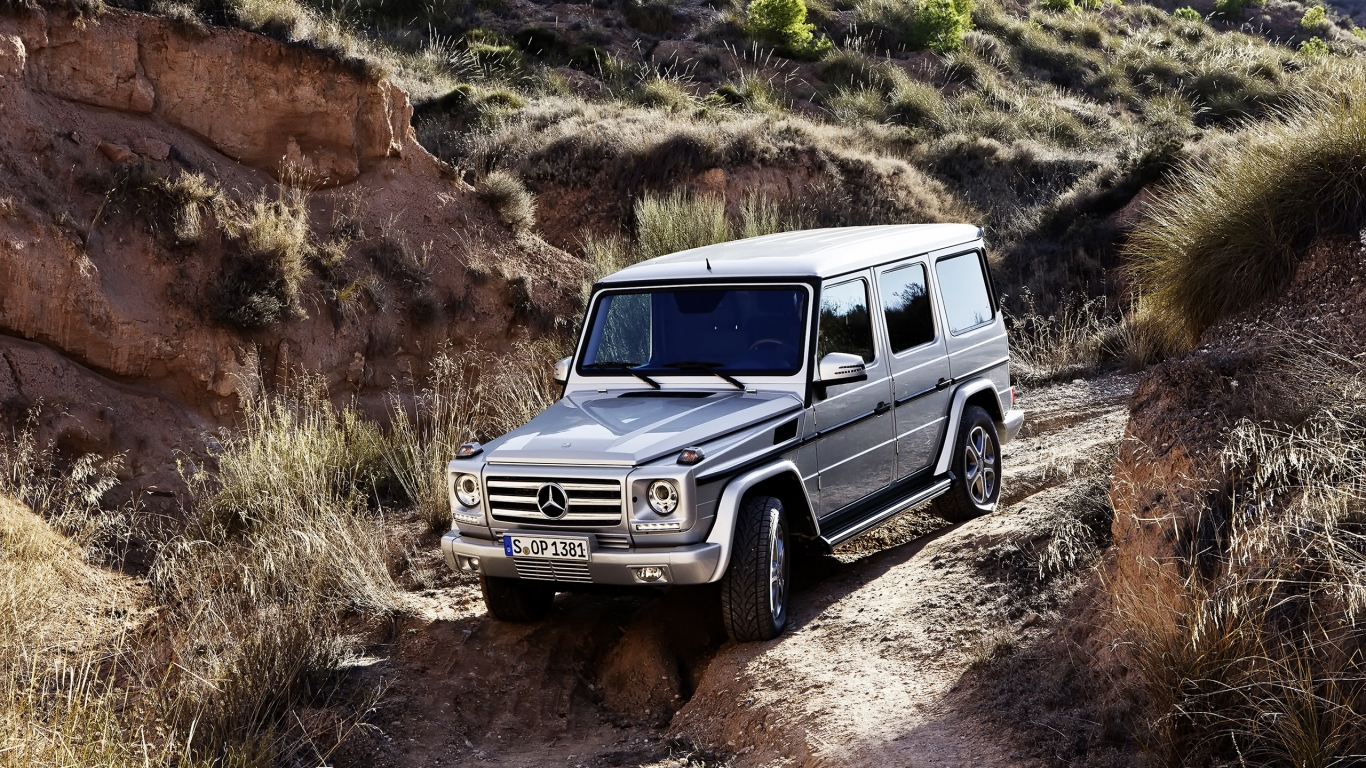 2013 Mercedes Benz G Class Off Road for 1366 x 768 HDTV resolution