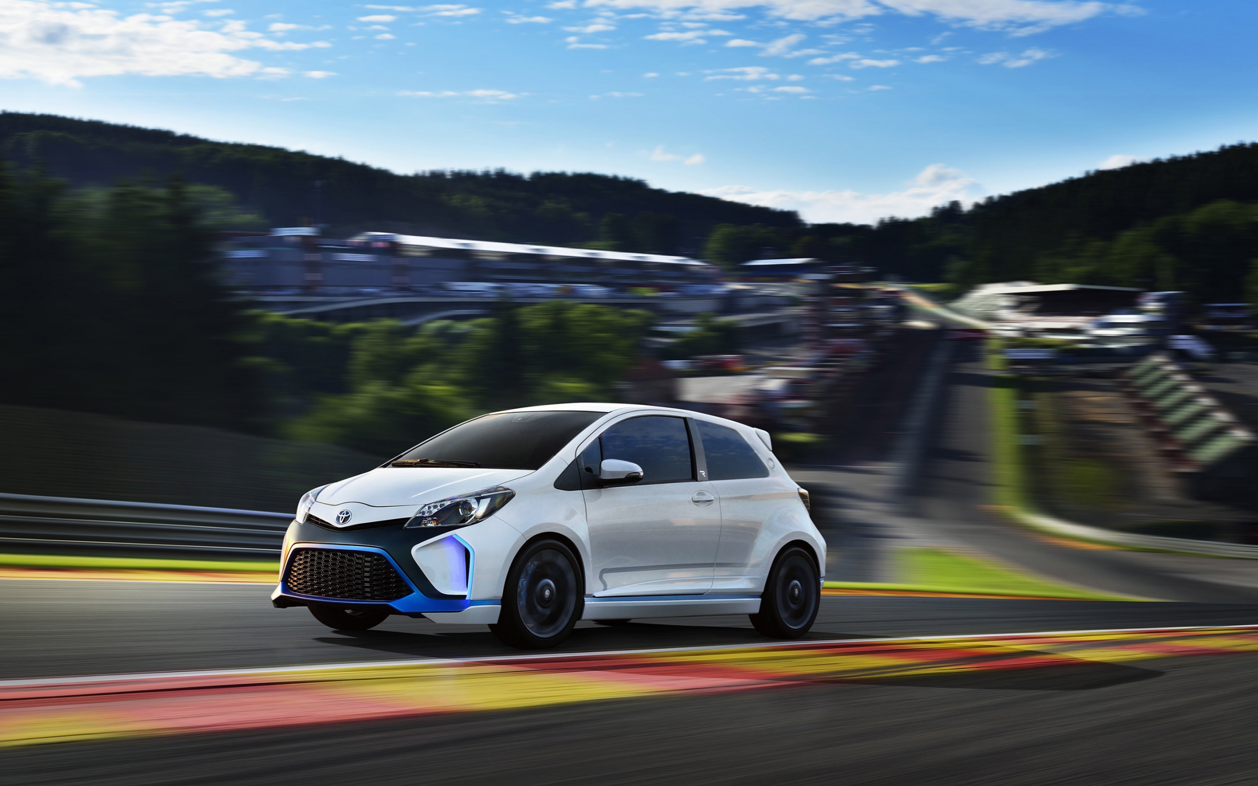 2013 Toyota Yaris Hybrid R Concept for 2560 x 1600 widescreen resolution