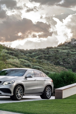 2015 Mercedes-AMG GLE 63 Coupe for 320 x 480 iPhone resolution