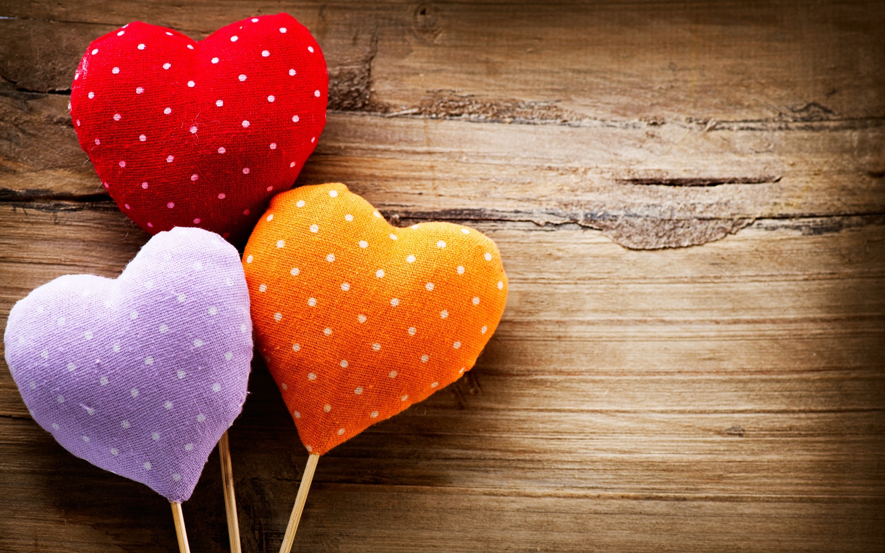 3 Colorful Hearts for 2880 x 1800 Retina Display resolution