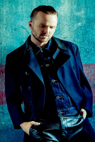 Aaron Paul Photo Shoot for 320 x 480 iPhone resolution