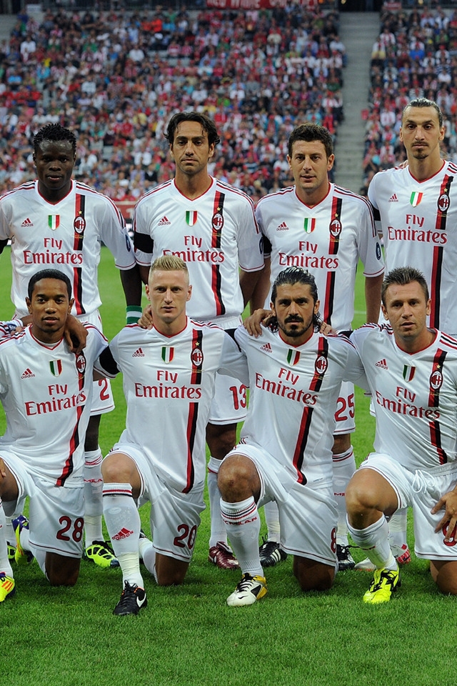 AC Milan Team Picture for 640 x 960 iPhone 4 resolution