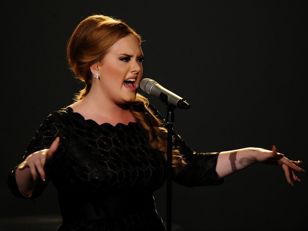Adele Performing for 1024 x 768 resolution
