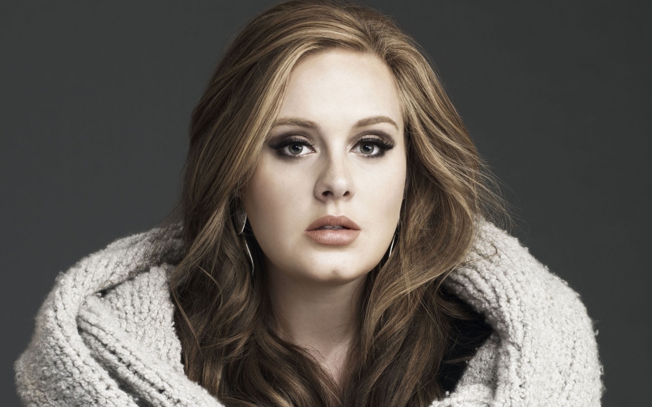 Adele Serious Look for 1280 x 800 widescreen resolution