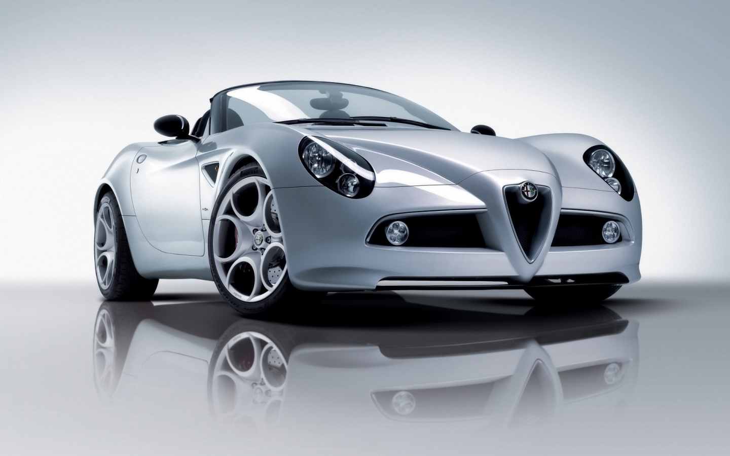 Alfa Romeo 8C Spider Front for 1440 x 900 widescreen resolution