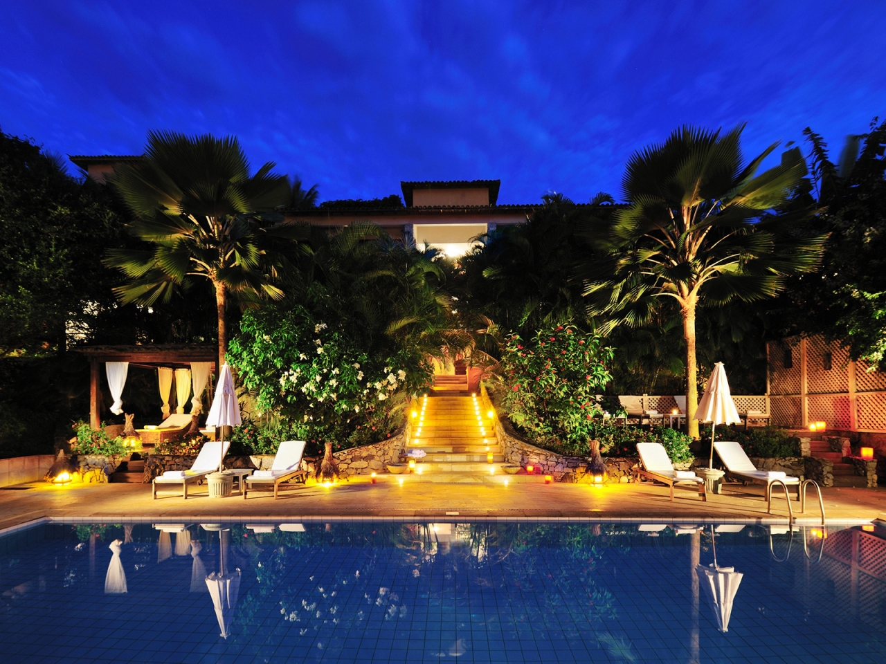Amazing Resort Pool for 1280 x 960 resolution