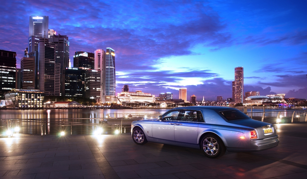 Amazing Rolls Royce Phantom for 1024 x 600 widescreen resolution