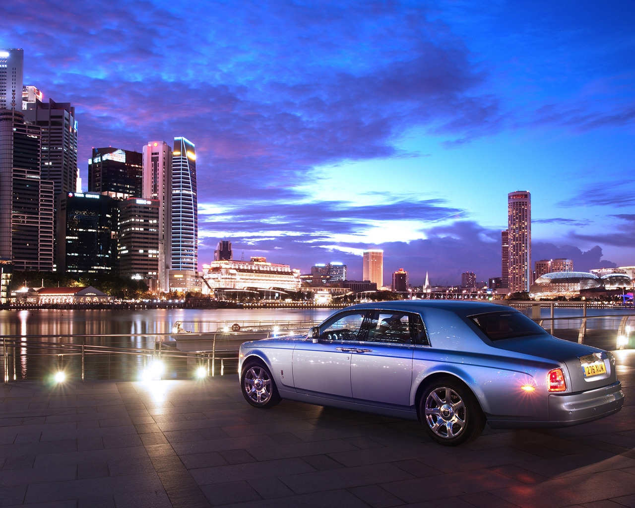 Amazing Rolls Royce Phantom for 1280 x 1024 resolution