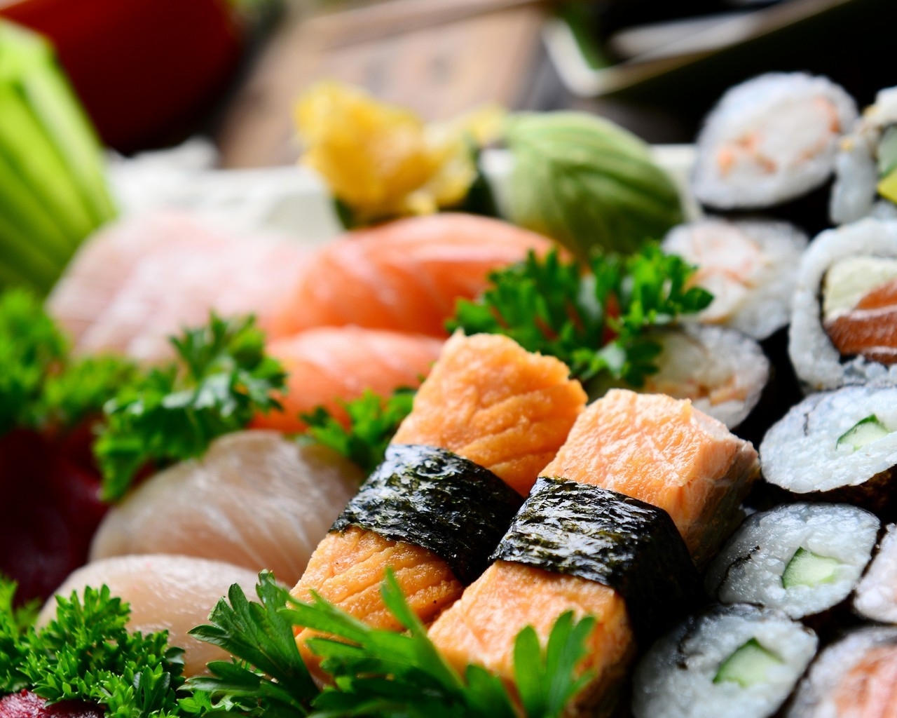 Appetizing Sushi Rolls for 1280 x 1024 resolution