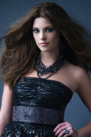 Ashley Greene Look for 320 x 480 iPhone resolution