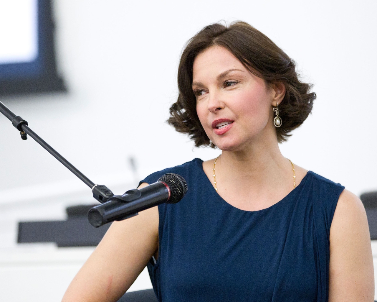 Ashley Judd Public Speech for 1280 x 1024 resolution