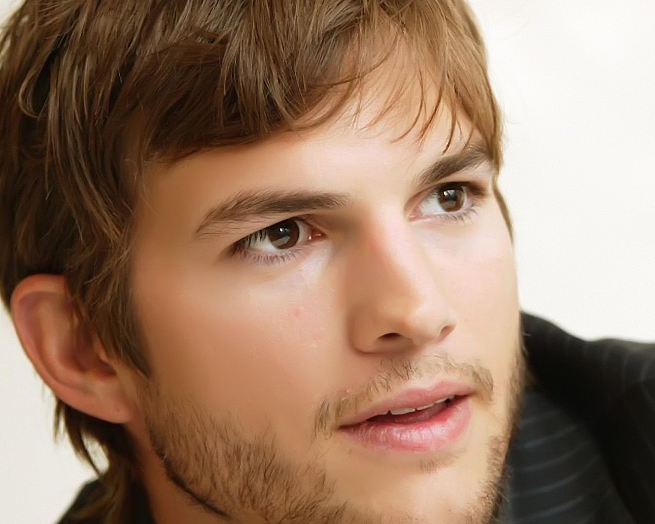 Ashton Kutcher Handsome for 1280 x 1024 resolution