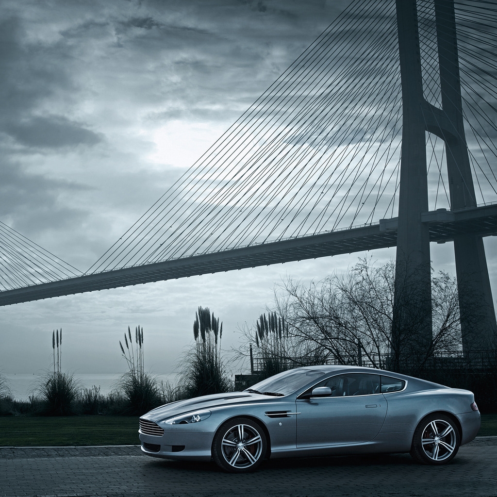 Aston Martin DB9 for 1024 x 1024 iPad resolution