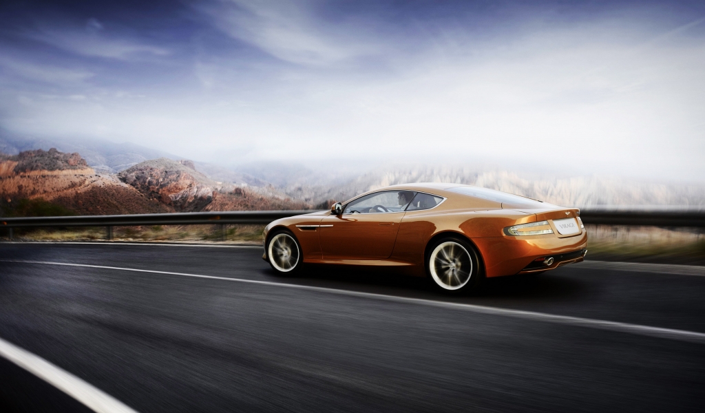 Aston Martin Virage 2011 for 1024 x 600 widescreen resolution