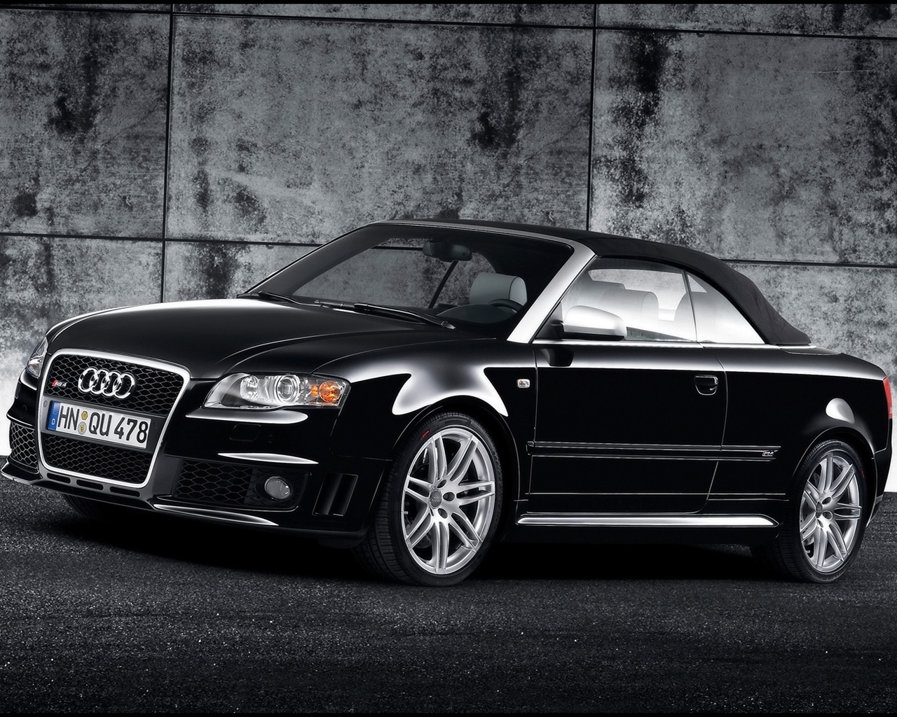 Audi RS 4 Cabriolet Black Front And Side 2008 for 1280 x 1024 resolution