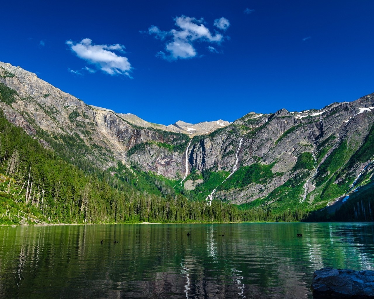 Avalanche Lake for 1280 x 1024 resolution
