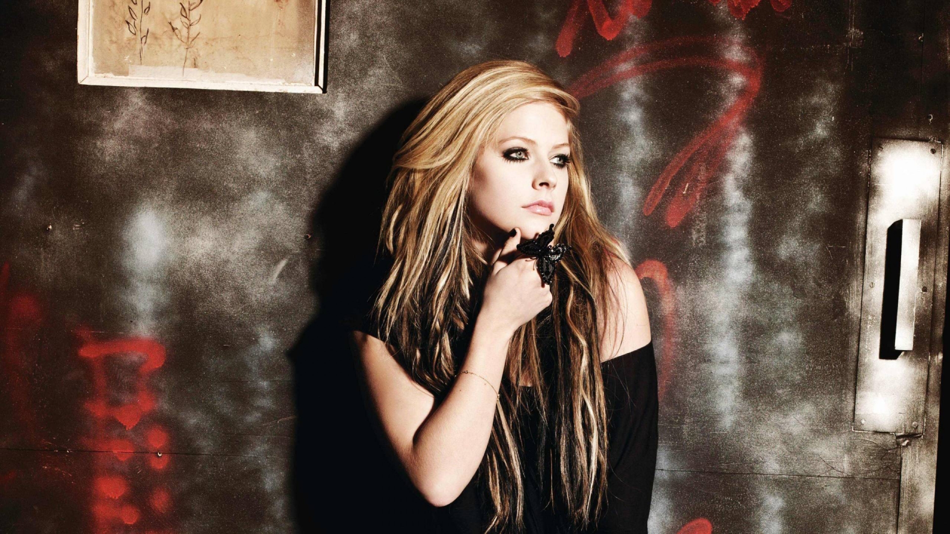 Avril Lavigne Butterfly for 1920 x 1080 HDTV 1080p resolution