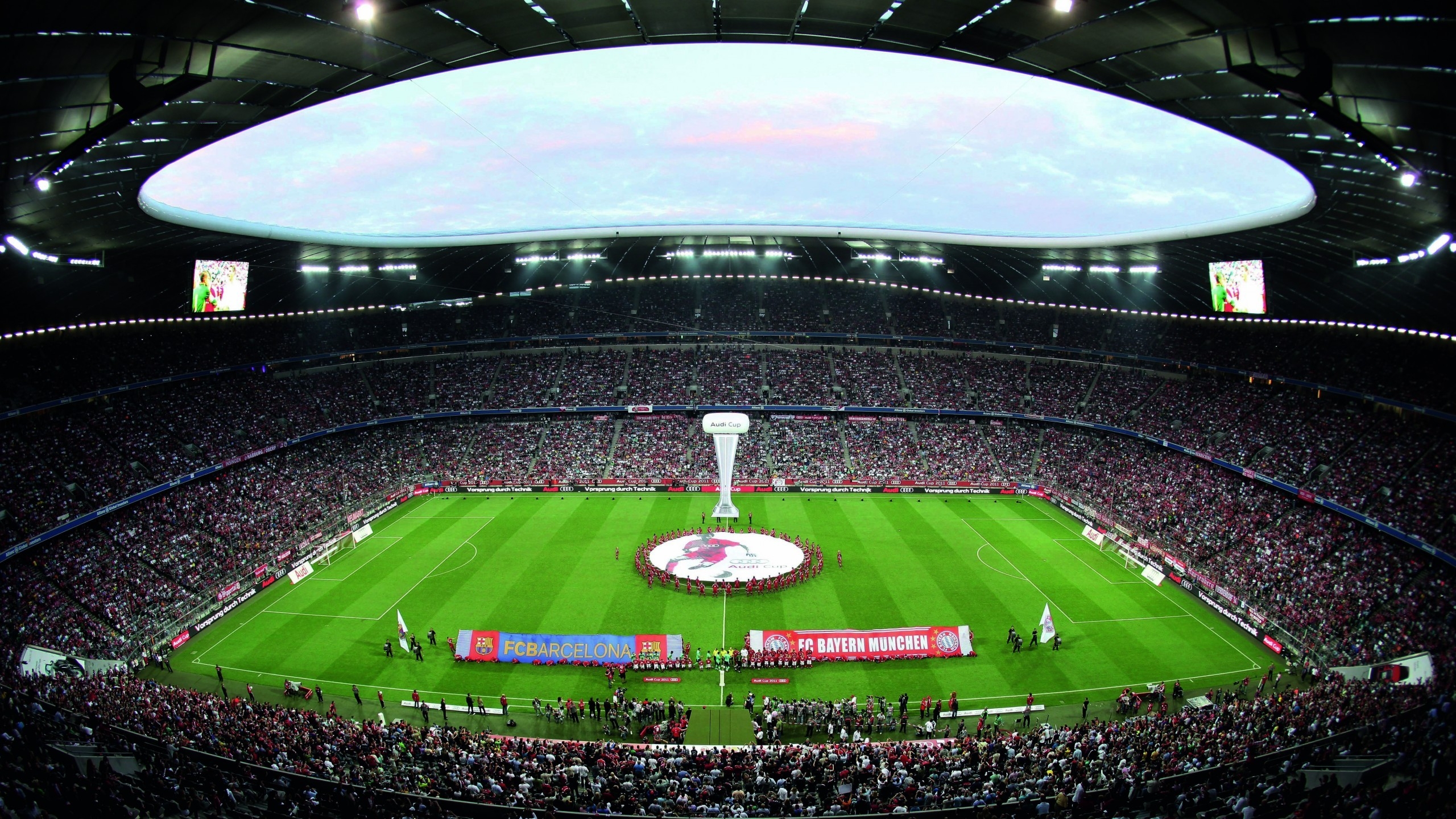 Barcelona vs Bayern Munich for 2560x1440 HDTV resolution