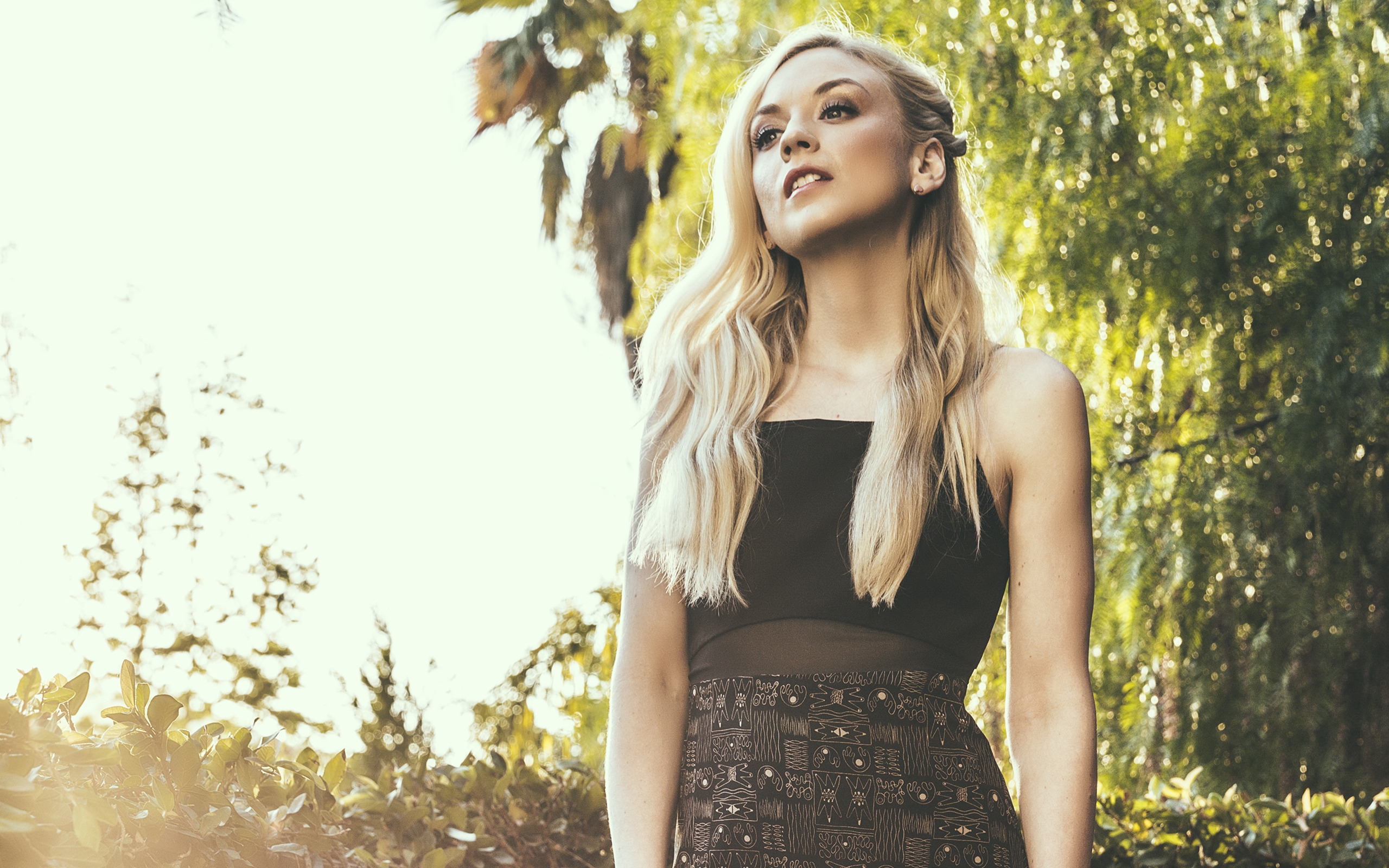 Beautiful Emily Kinney for 2560 x 1600 widescreen resolution