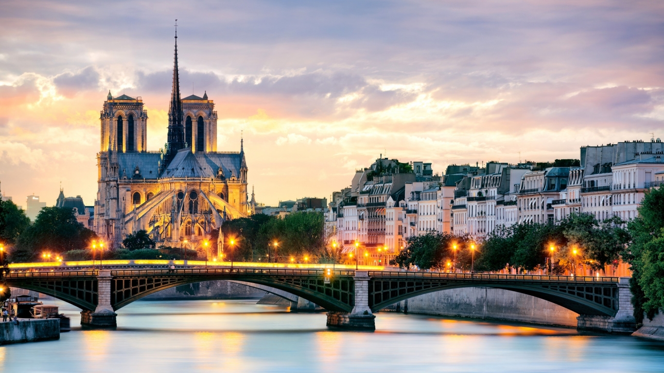 Beautiful Sunset in Paris for 1366 x 768 HDTV resolution