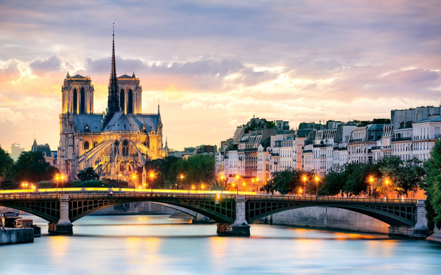 Beautiful Sunset in Paris for 1680 x 1050 widescreen resolution