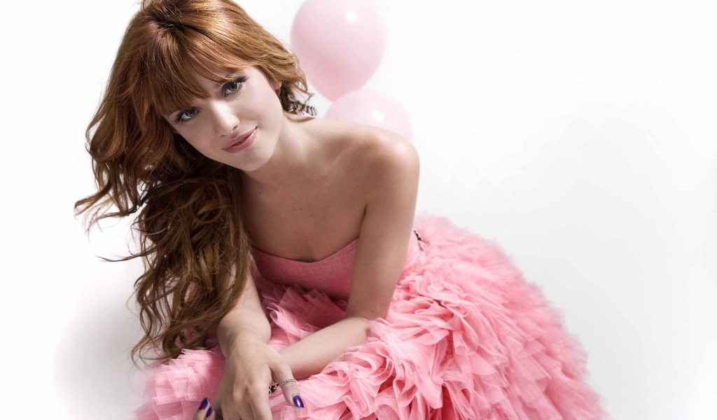 Bella Thorne Pink Style for 1024 x 600 widescreen resolution