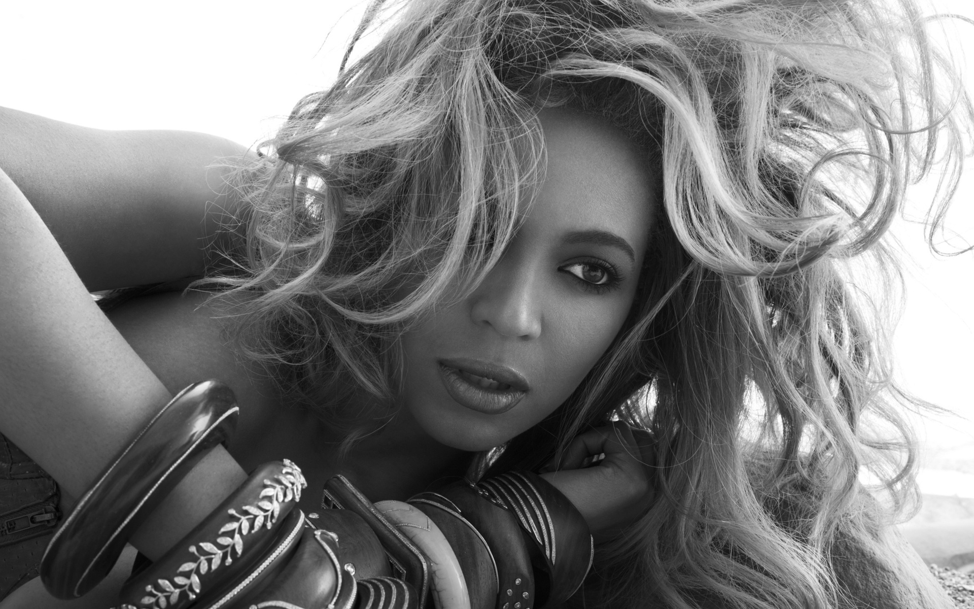 Beyonce Monochrome for 1920 x 1200 widescreen resolution