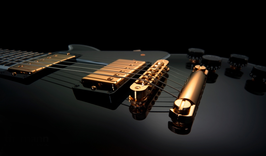 Black Gold Guitar for 1024 x 600 widescreen resolution