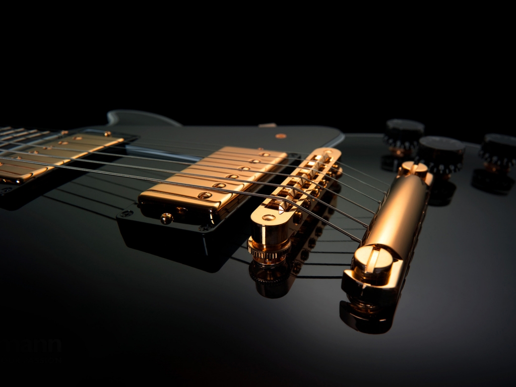 Black Gold Guitar for 1024 x 768 resolution