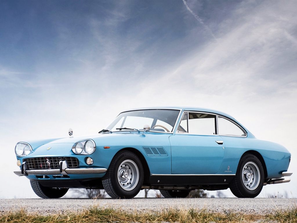 Blue Ferrari 330 GT for 1024 x 768 resolution