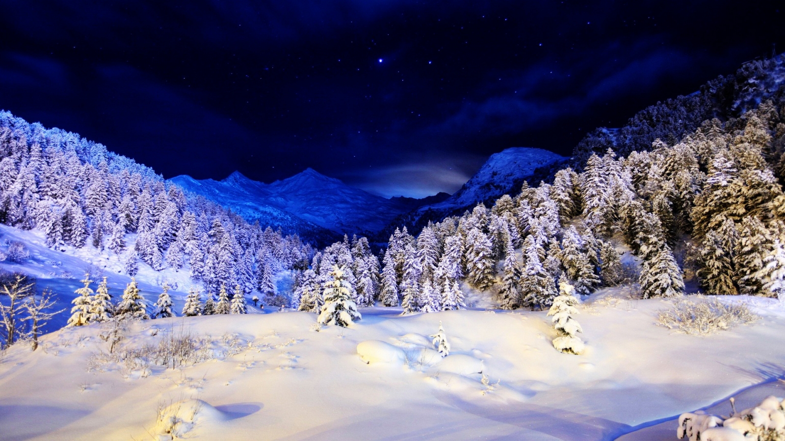 Blue Winter Night for 1600 x 900 HDTV resolution