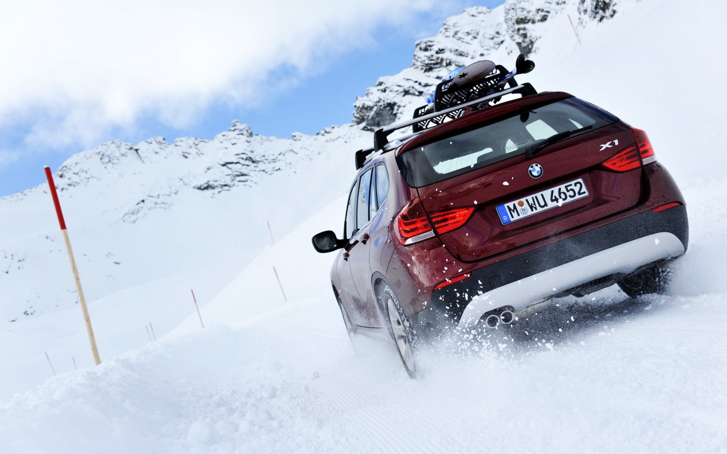 BMW X1 Snow for 1440 x 900 widescreen resolution