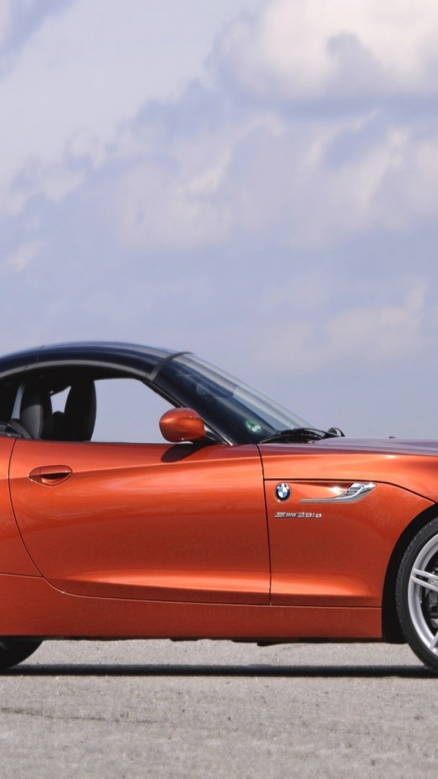 BMW Z4 Roadster Side View for 640 x 1136 iPhone 5 resolution