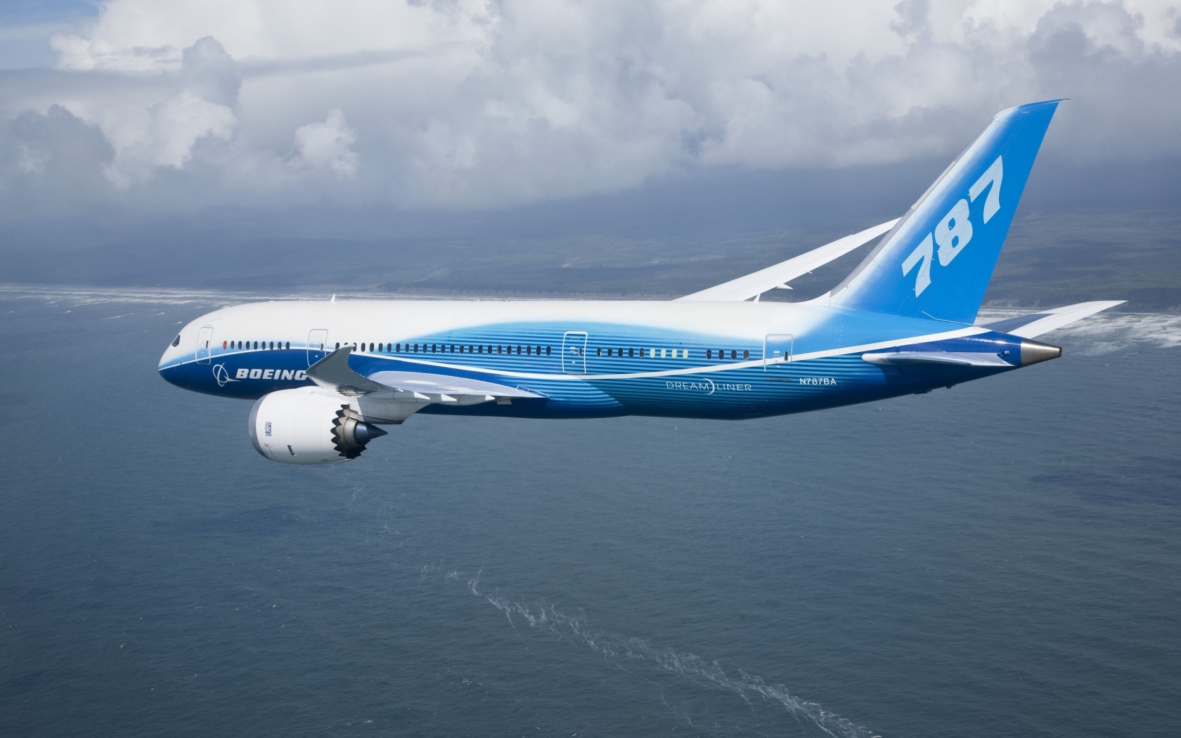 Boeing 787 Flying for 1680 x 1050 widescreen resolution