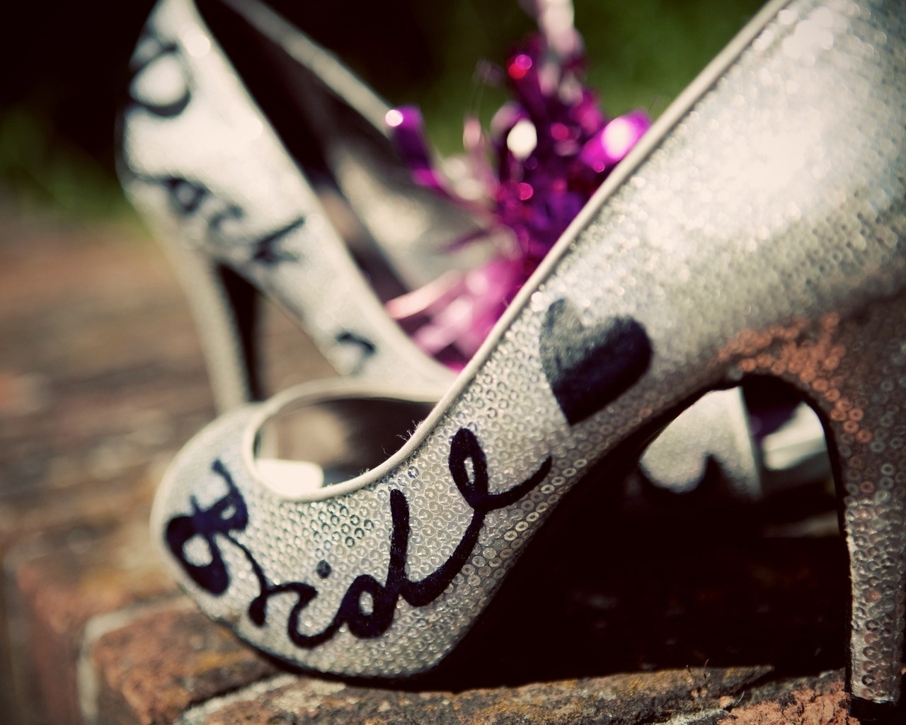 Bride Shoes for 1280 x 1024 resolution