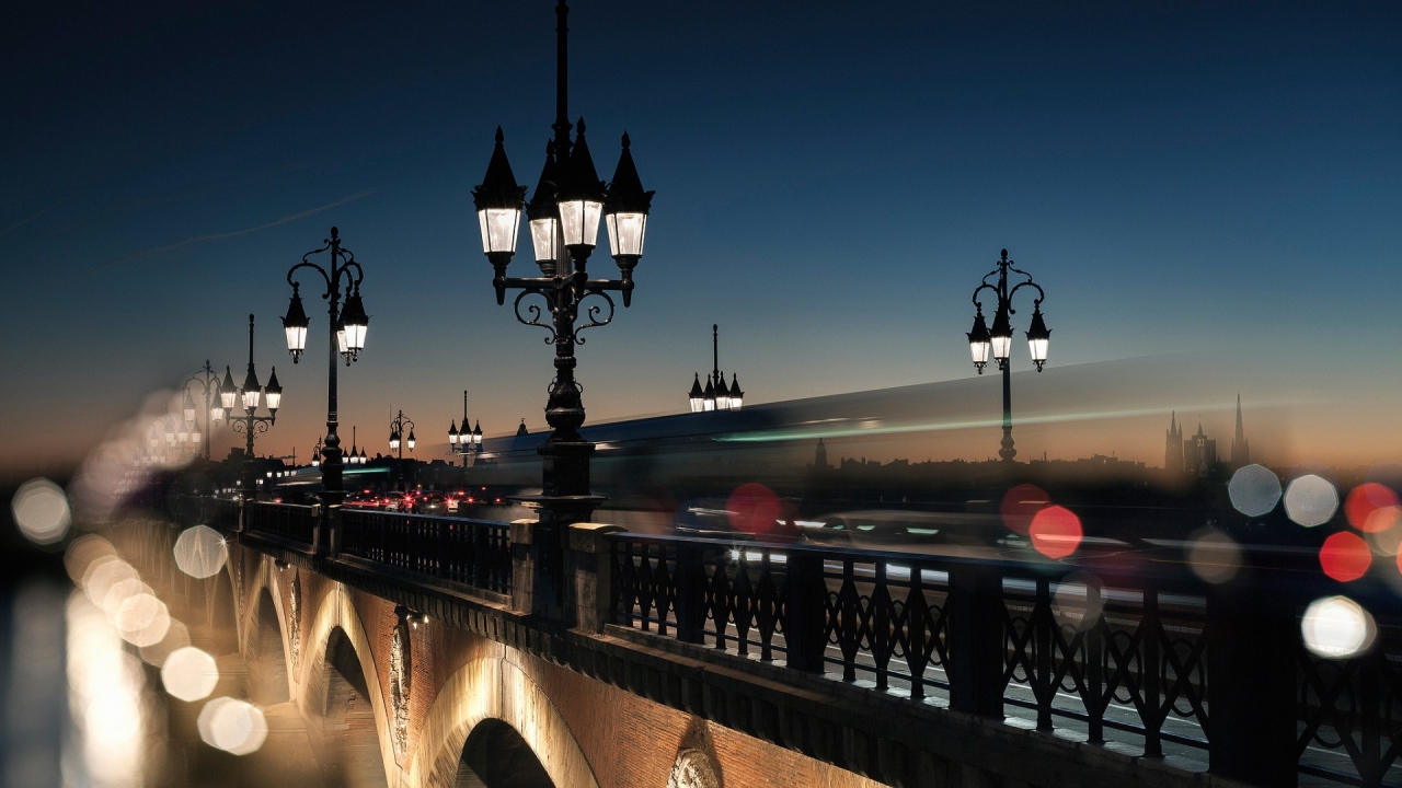 Bridge in Bordeaux for 1280 x 720 HDTV 720p resolution