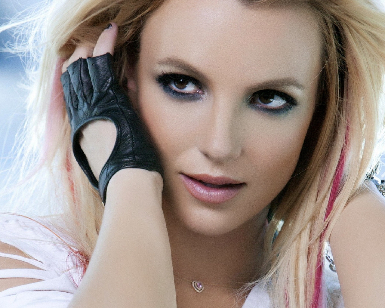 Britney Spears for 1280 x 1024 resolution