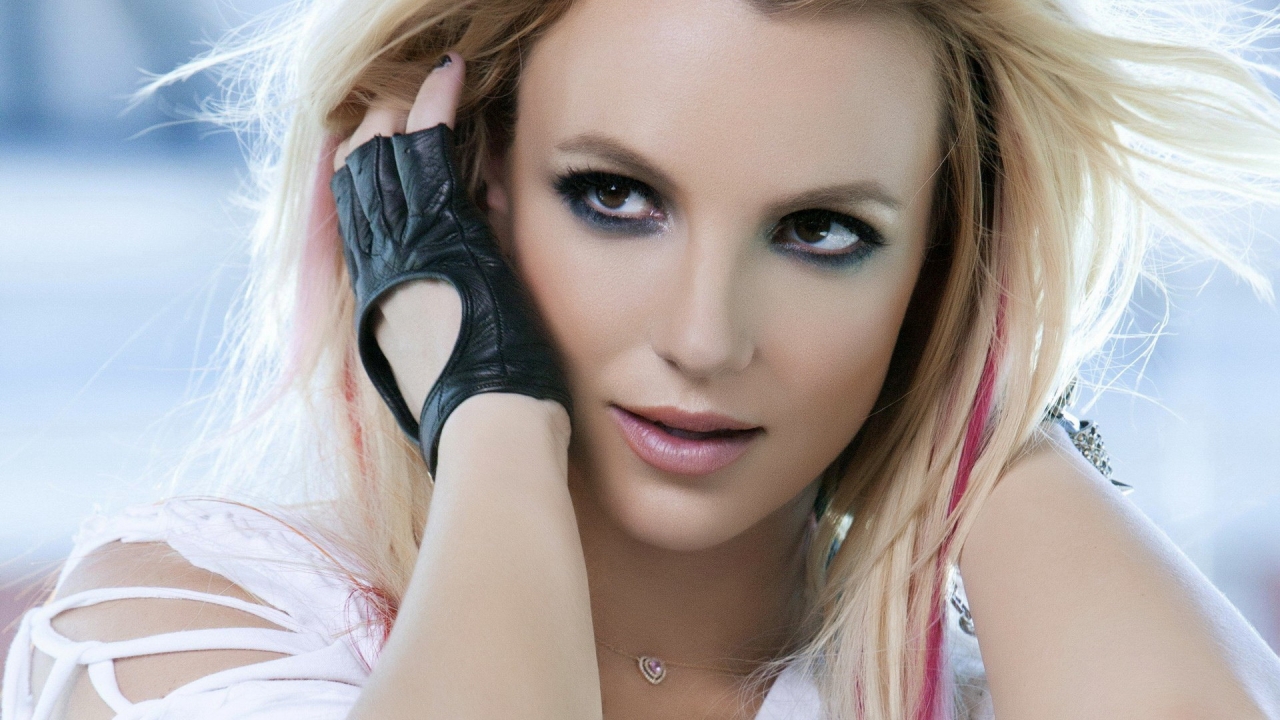 Britney Spears for 1280 x 720 HDTV 720p resolution